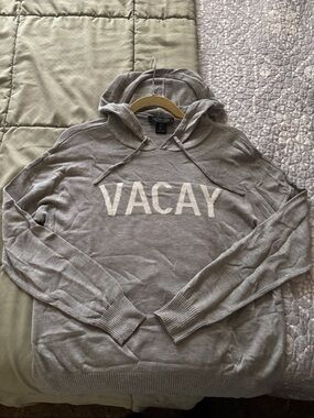 Rachel Zoe gray thin hooded sweater with drawstring and ribbed cuffs